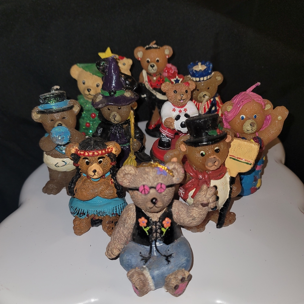 Claire's Colorful Bear Figurines Set